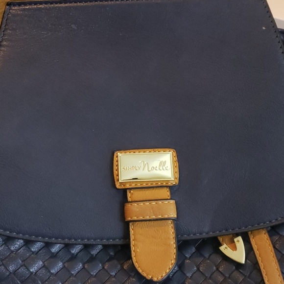 Backpack - Picture 2 of 8